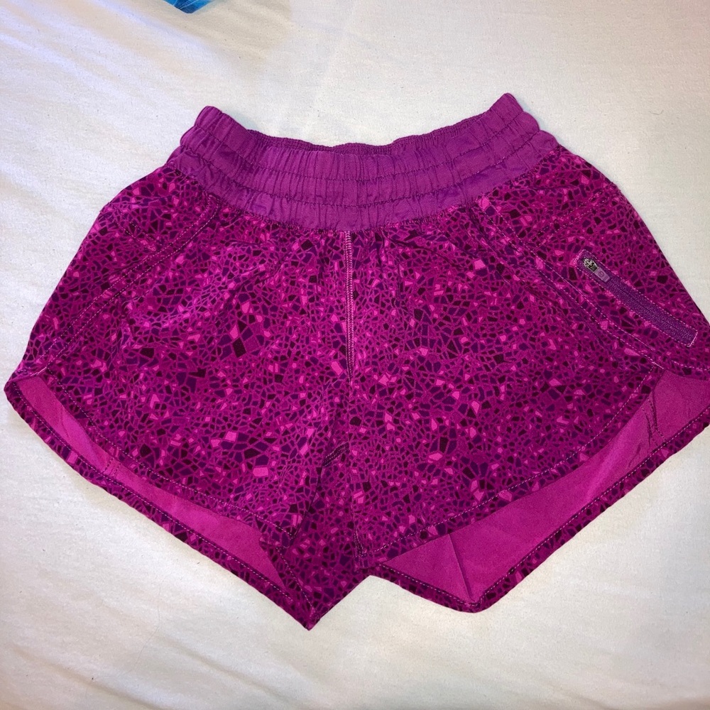 Lulu lemon tracker v short size 4